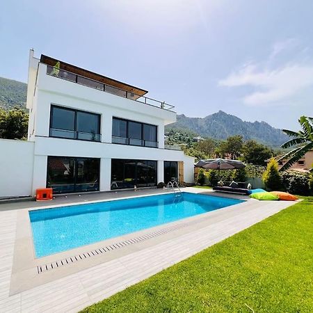 הוילה קיירניה Karmi'De Rueya Gibi Tatil מראה חיצוני תמונה