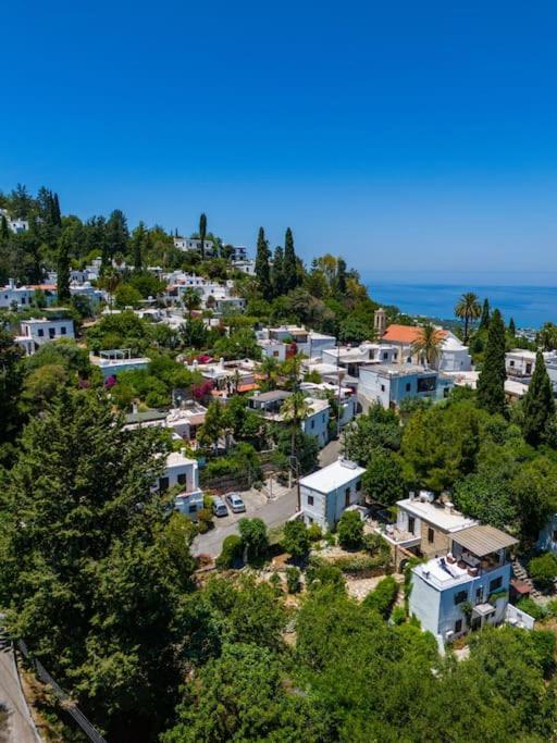 הוילה קיירניה Karmi'De Rueya Gibi Tatil מראה חיצוני תמונה
