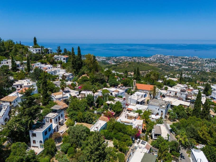 הוילה קיירניה Karmi'De Rueya Gibi Tatil מראה חיצוני תמונה