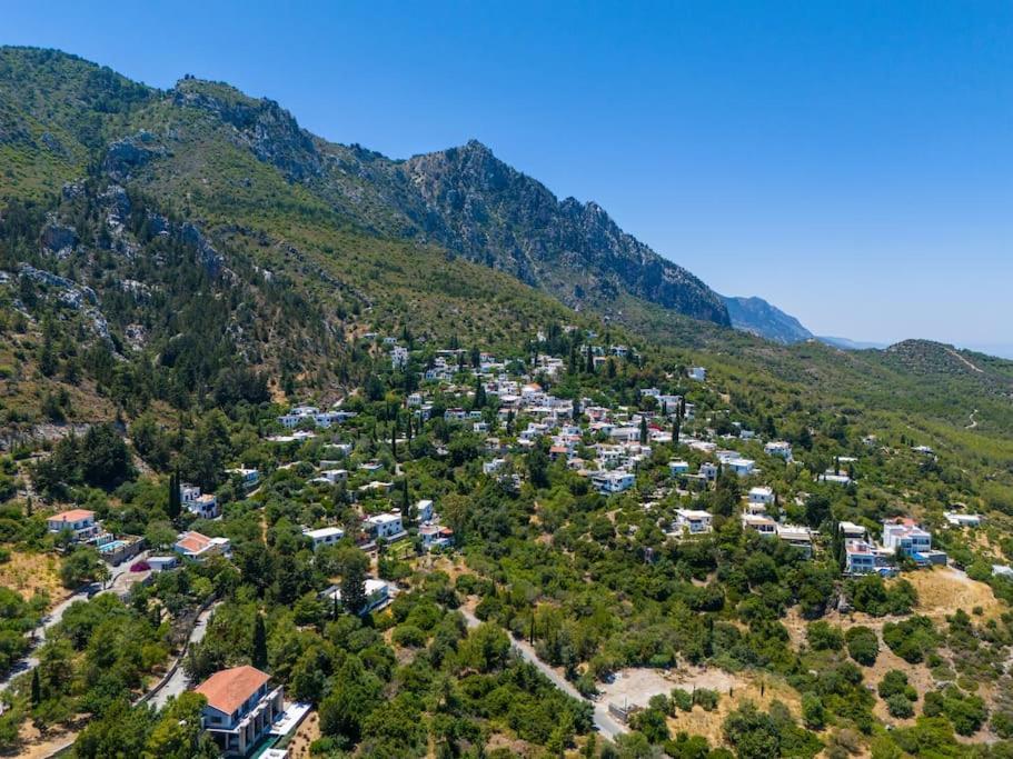 הוילה קיירניה Karmi'De Rueya Gibi Tatil מראה חיצוני תמונה